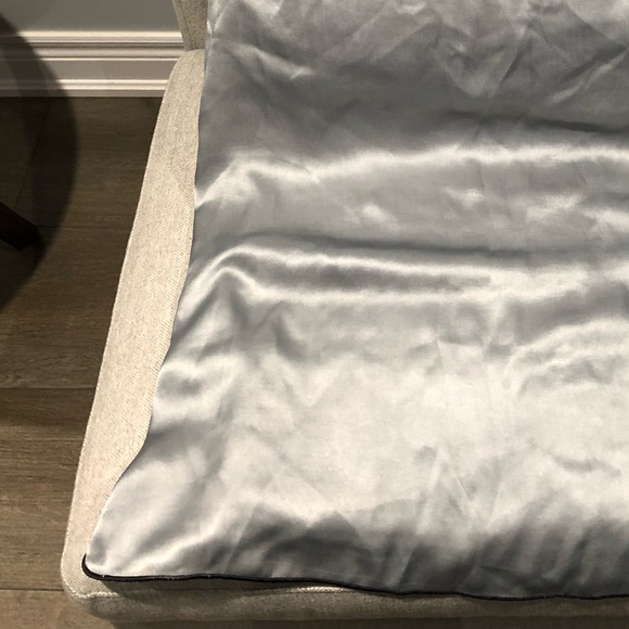 Grey silk midi dress with black embroidery - Picture 3 of 3